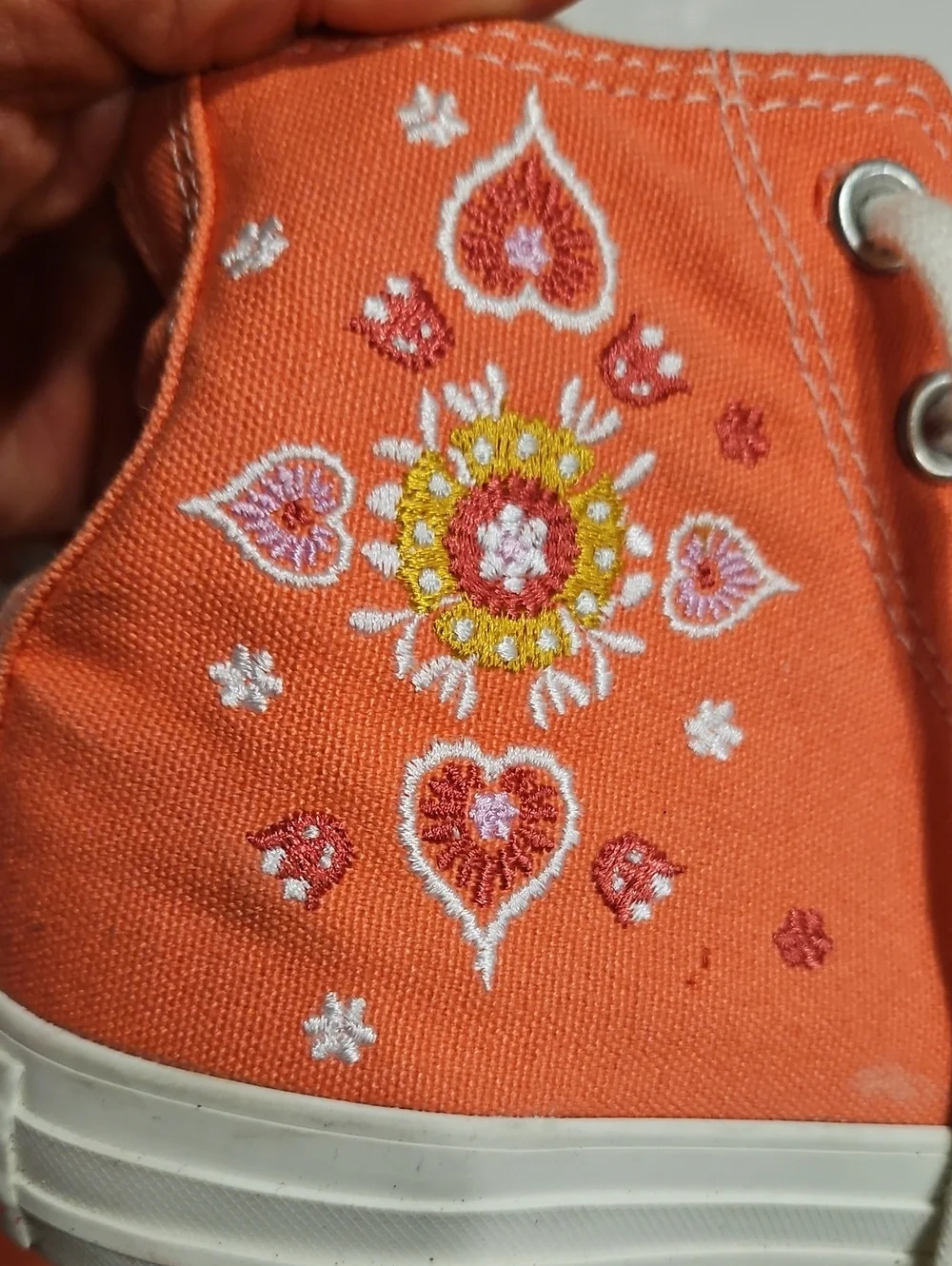 Women's Classic Converse High-Top in Coral Size 6 - Picture 8 of 8